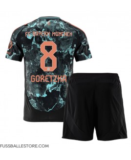 Günstige Bayern Munich Leon Goretzka #8 Auswärts Trikotsatzt Kinder 2024-25 Kurzarm (+ Kurze Hosen)